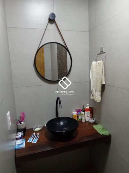 Casa com 4 quartos, 2 banheiros e 150m² à venda no bairro Recanto de Portugal, Pelotas