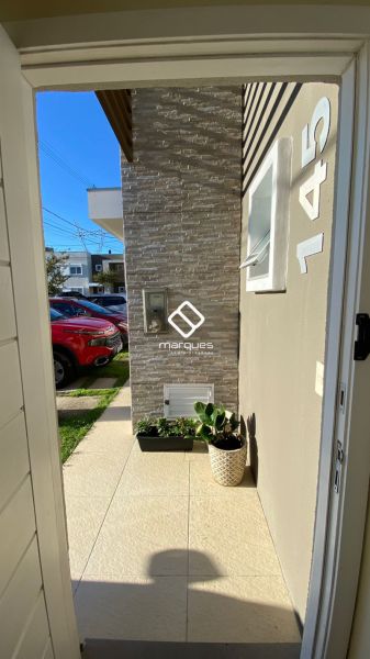 Casa com 2 quartos, 2 banheiros e 79m² à venda no bairro Areal, Pelotas