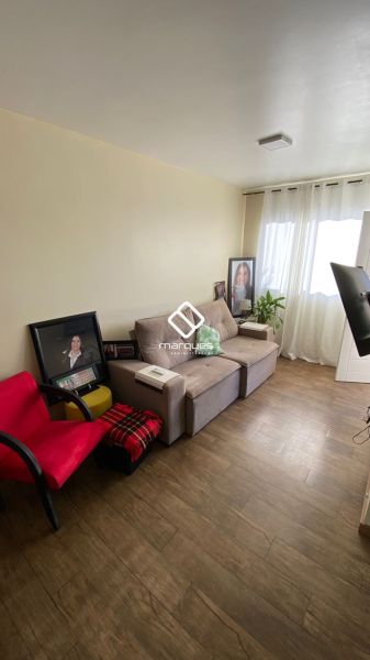 Casa com 2 quartos, 2 banheiros e 79m² à venda no bairro Areal, Pelotas