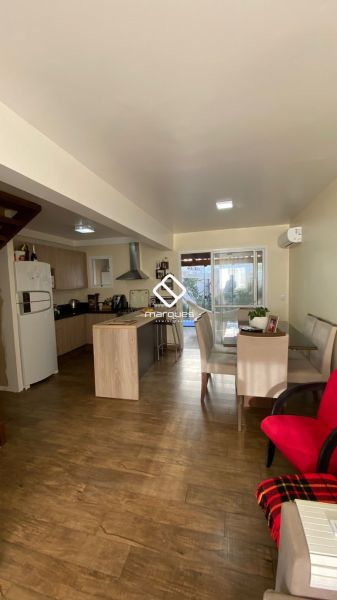 Casa com 2 quartos, 2 banheiros e 79m² à venda no bairro Areal, Pelotas