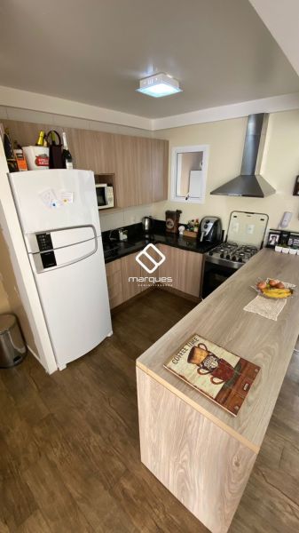Casa com 2 quartos, 2 banheiros e 79m² à venda no bairro Areal, Pelotas