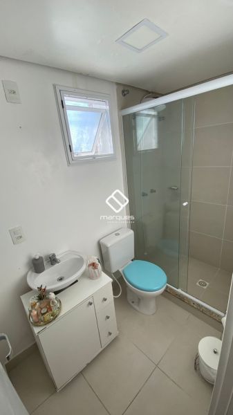 Casa com 2 quartos, 2 banheiros e 79m² à venda no bairro Areal, Pelotas