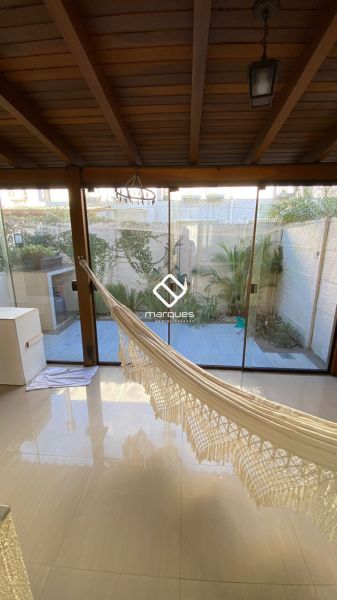 Casa com 2 quartos, 2 banheiros e 79m² à venda no bairro Areal, Pelotas