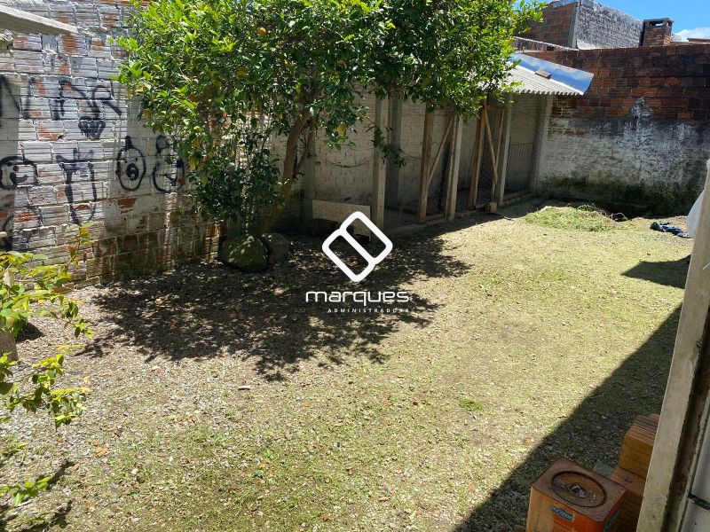 Casa com 2 quartos, 2 banheiros e 164m² à venda no bairro Santa Terezinha, Pelotas
