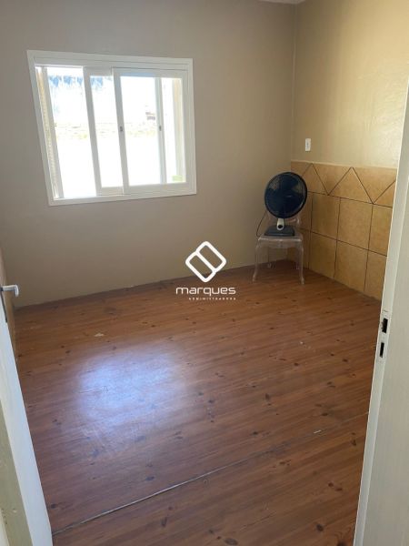 Casa com 2 quartos, 2 banheiros e 164m² à venda no bairro Santa Terezinha, Pelotas