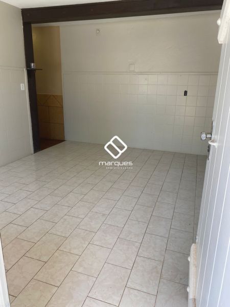 Casa com 2 quartos, 2 banheiros e 164m² à venda no bairro Santa Terezinha, Pelotas