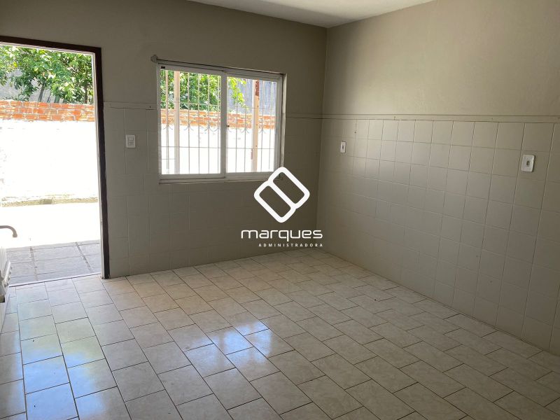 Casa com 2 quartos, 2 banheiros e 164m² à venda no bairro Santa Terezinha, Pelotas