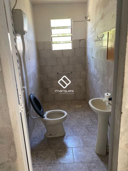 Casa com 2 quartos, 2 banheiros e 164m² à venda no bairro Santa Terezinha, Pelotas