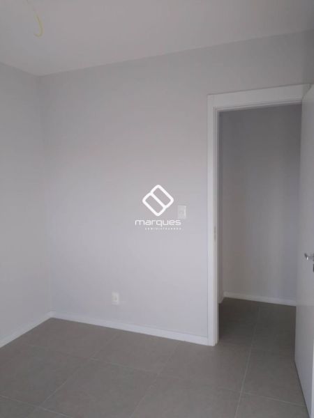 Apartamento com 2 quartos, 1 banheiro e 50m² à venda no bairro Areal, Pelotas