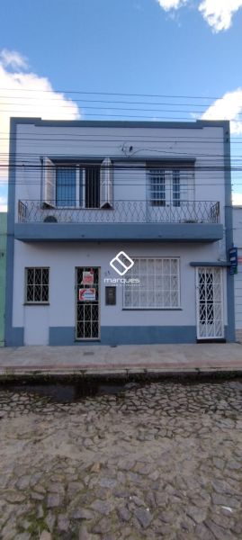 Sobrado com 3 quartos, 3 banheiros e 128m² à venda no bairro Centro, Pelotas