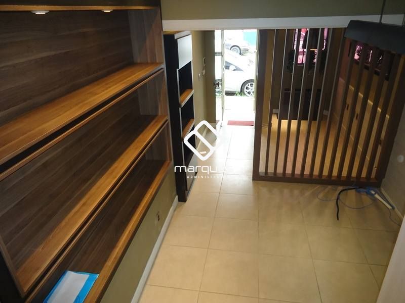 Sobrado com 3 quartos, 3 banheiros e 128m² à venda no bairro Centro, Pelotas