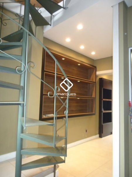 Sobrado com 3 quartos, 3 banheiros e 128m² à venda no bairro Centro, Pelotas