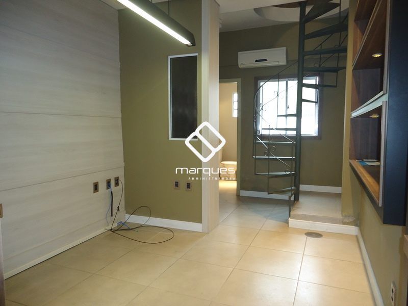 Sobrado com 3 quartos, 3 banheiros e 128m² à venda no bairro Centro, Pelotas