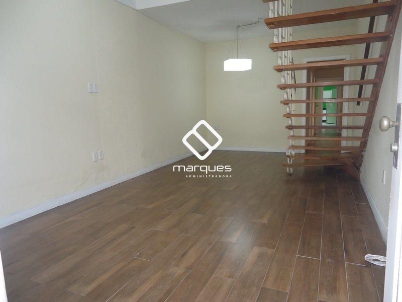 Sobrado com 3 quartos, 3 banheiros e 128m² à venda no bairro Centro, Pelotas