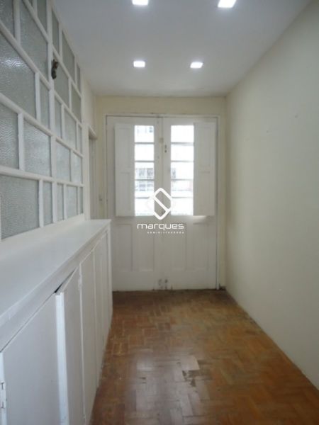 Sobrado com 3 quartos, 3 banheiros e 128m² à venda no bairro Centro, Pelotas