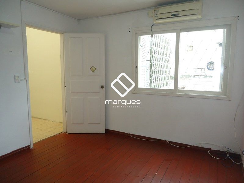 Sobrado com 3 quartos, 3 banheiros e 128m² à venda no bairro Centro, Pelotas