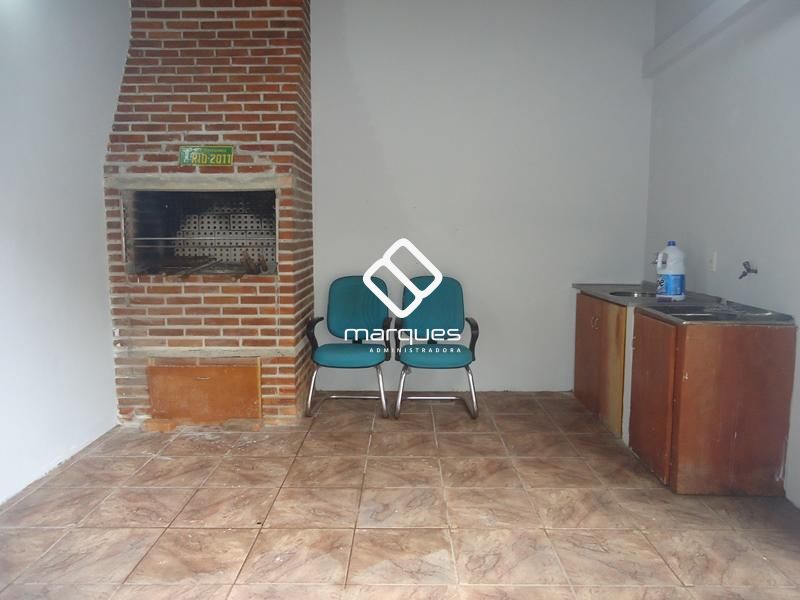 Sobrado com 3 quartos, 3 banheiros e 128m² à venda no bairro Centro, Pelotas