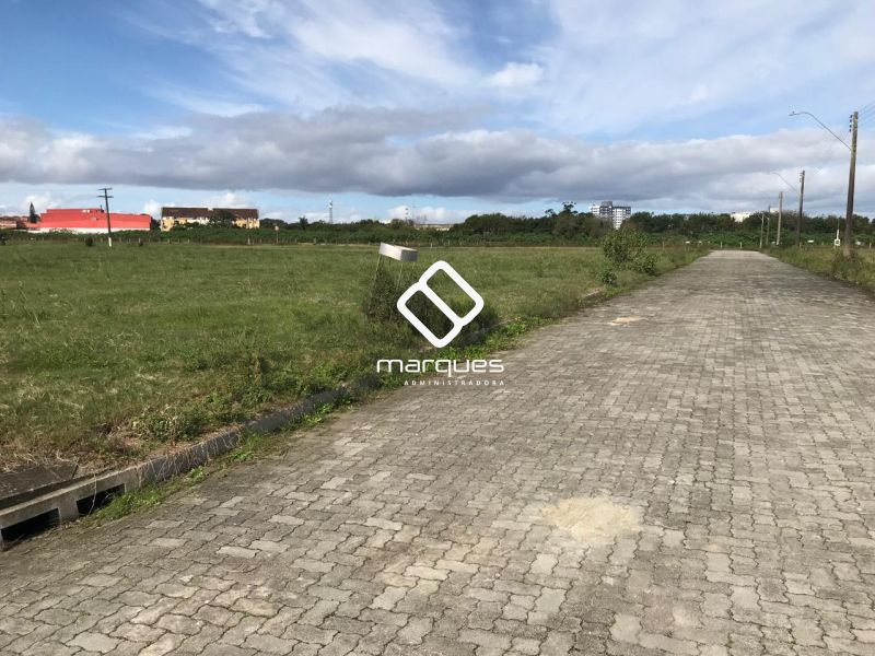 Terreno à venda no bairro Colina do Sol, Pelotas