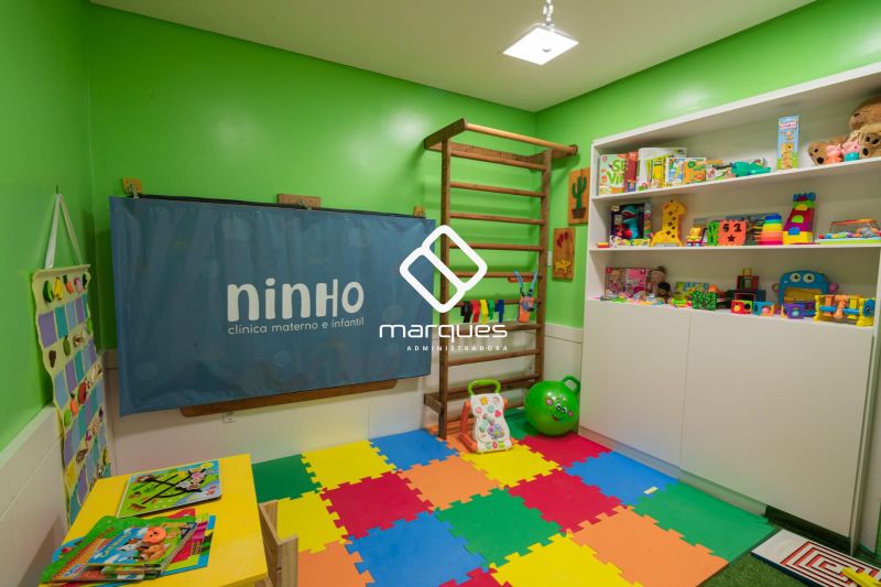 Casa Comercial com 3 quartos, 2 banheiros e 110m² à venda no bairro Centro, Pelotas