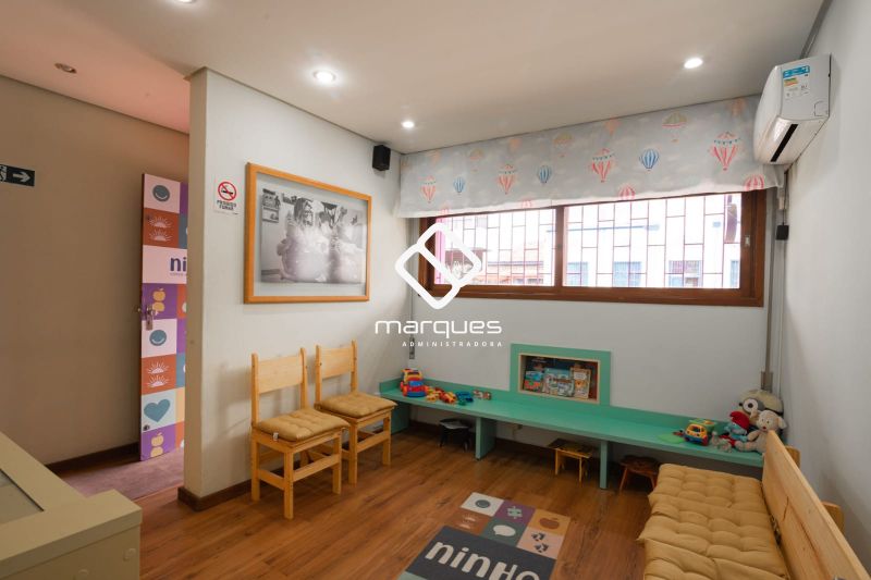 Casa Comercial com 3 quartos, 2 banheiros e 110m² à venda no bairro Centro, Pelotas