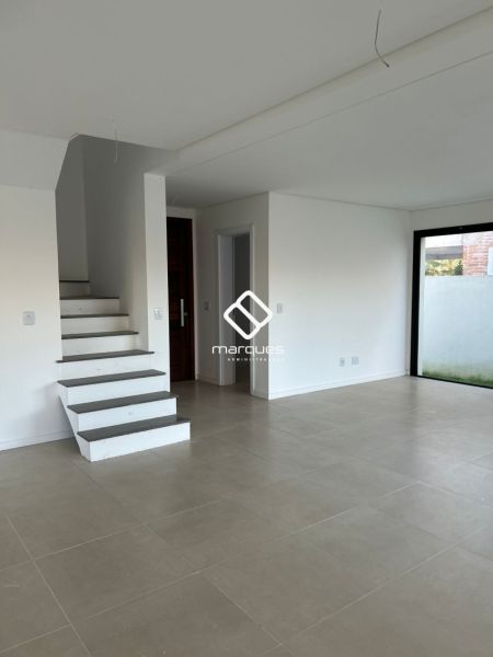 Casa com 3 quartos, 4 banheiros e 224m² à venda no bairro Laranjal, Pelotas