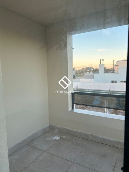 Casa com 3 quartos, 4 banheiros e 224m² à venda no bairro Laranjal, Pelotas