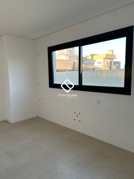 Casa com 3 quartos, 4 banheiros e 224m² à venda no bairro Laranjal, Pelotas