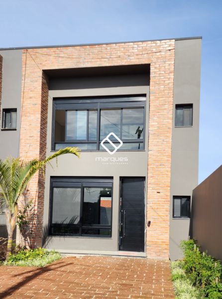 Casa com 3 quartos, 4 banheiros e 195m² à venda no bairro Recanto de Portugal, Pelotas