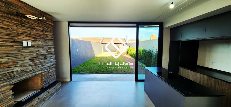 Casa com 3 quartos, 4 banheiros e 195m² à venda no bairro Recanto de Portugal, Pelotas