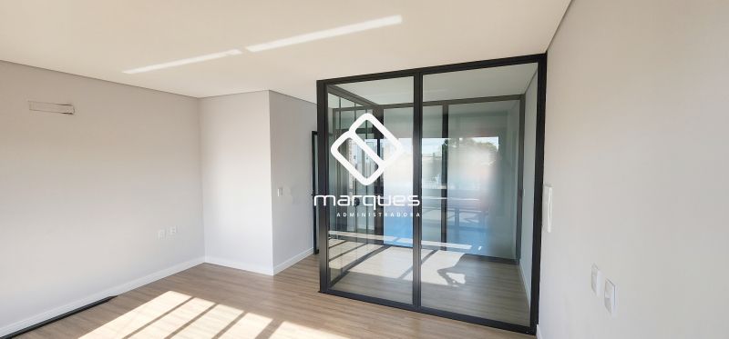 Casa com 3 quartos, 4 banheiros e 195m² à venda no bairro Recanto de Portugal, Pelotas