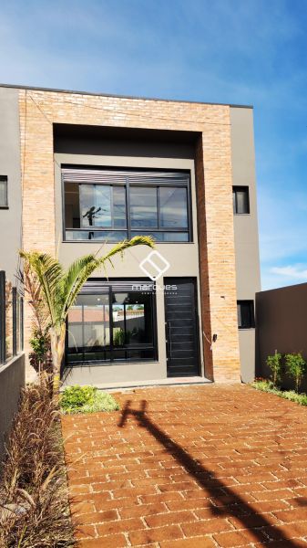 Casa com 3 quartos, 2 banheiros e 195m² à venda no bairro Recanto de Portugal, Pelotas