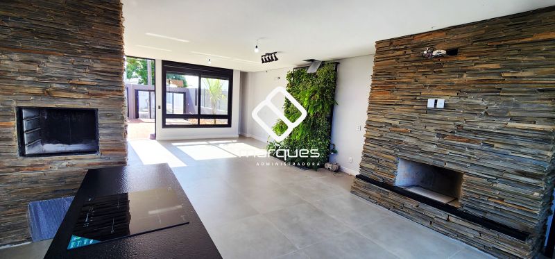 Casa com 3 quartos, 2 banheiros e 195m² à venda no bairro Recanto de Portugal, Pelotas