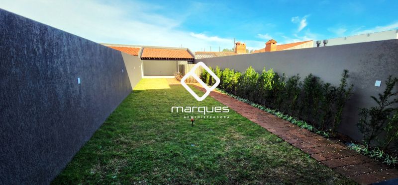 Casa com 3 quartos, 2 banheiros e 195m² à venda no bairro Recanto de Portugal, Pelotas