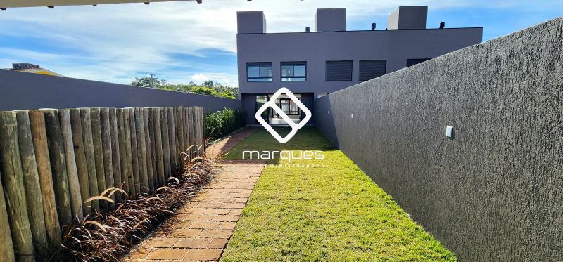Casa com 3 quartos, 2 banheiros e 195m² à venda no bairro Recanto de Portugal, Pelotas