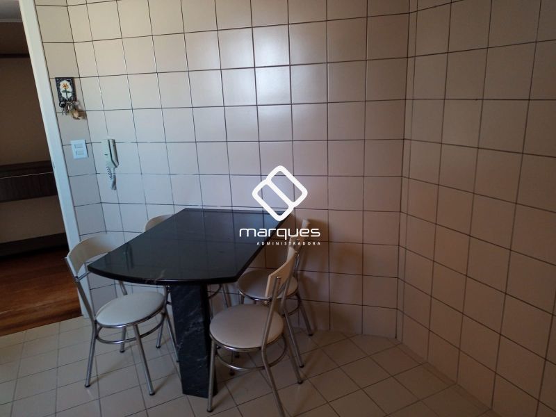 Apartamento com 2 quartos, 2 banheiros e 150m² à venda no bairro Centro, Pelotas