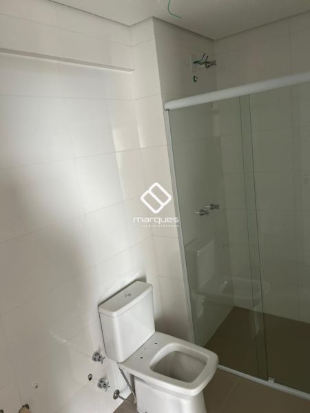 Apartamento com 2 quartos, 2 banheiros e 73m² à venda no bairro Centro, Pelotas