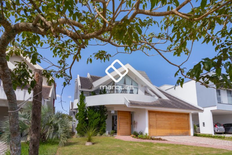 Casa com 3 quartos, 3 banheiros e 267m² à venda no bairro São Gonçalo, Pelotas