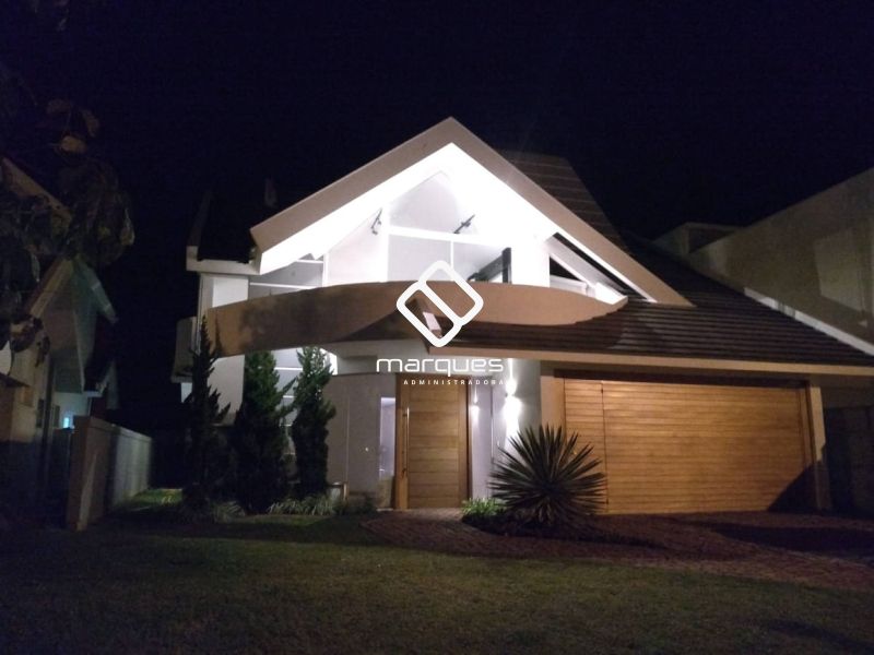 Casa com 3 quartos, 3 banheiros e 267m² à venda no bairro São Gonçalo, Pelotas