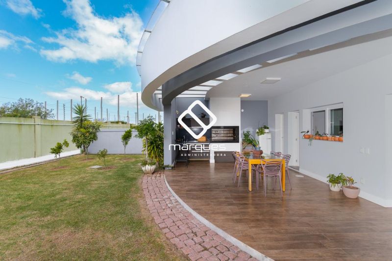 Casa com 3 quartos, 3 banheiros e 267m² à venda no bairro São Gonçalo, Pelotas