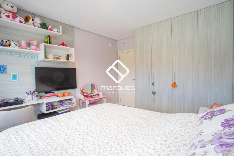 Casa com 3 quartos, 3 banheiros e 267m² à venda no bairro São Gonçalo, Pelotas