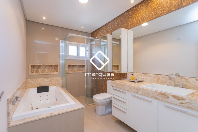 Casa com 3 quartos, 3 banheiros e 267m² à venda no bairro São Gonçalo, Pelotas