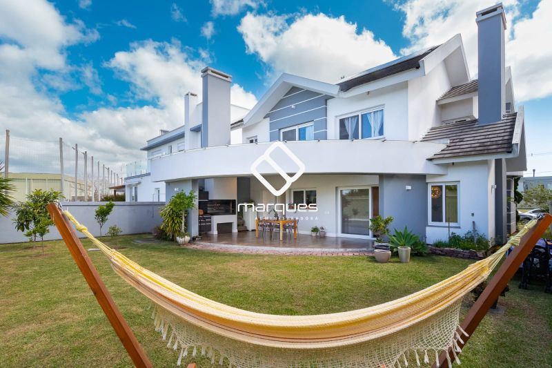 Casa com 3 quartos, 3 banheiros e 267m² à venda no bairro São Gonçalo, Pelotas