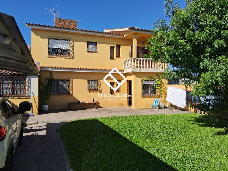 Sobrado com 3 quartos, 2 banheiros e 214m² à venda no bairro Três Vendas, Pelotas