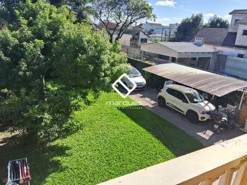 Sobrado com 3 quartos, 2 banheiros e 214m² à venda no bairro Três Vendas, Pelotas