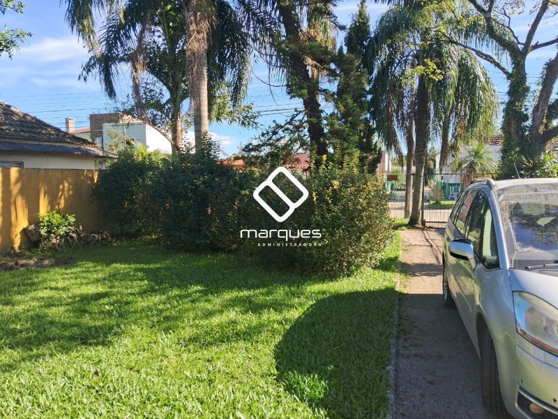 Sobrado com 3 quartos, 2 banheiros e 214m² à venda no bairro Três Vendas, Pelotas