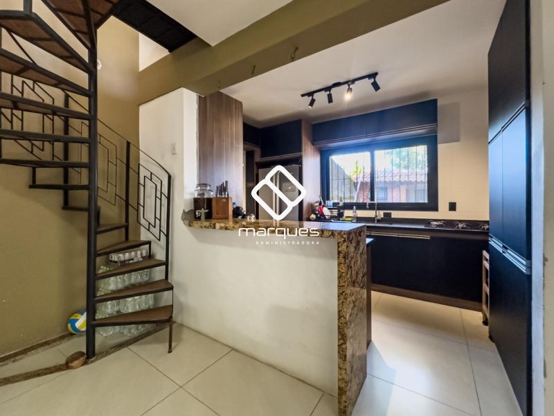 Casa com 2 quartos, 2 banheiros e 160m² à venda no bairro Laranjal, Pelotas