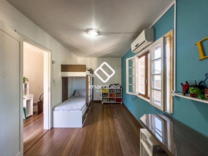 Casa com 2 quartos, 2 banheiros e 160m² à venda no bairro Laranjal, Pelotas
