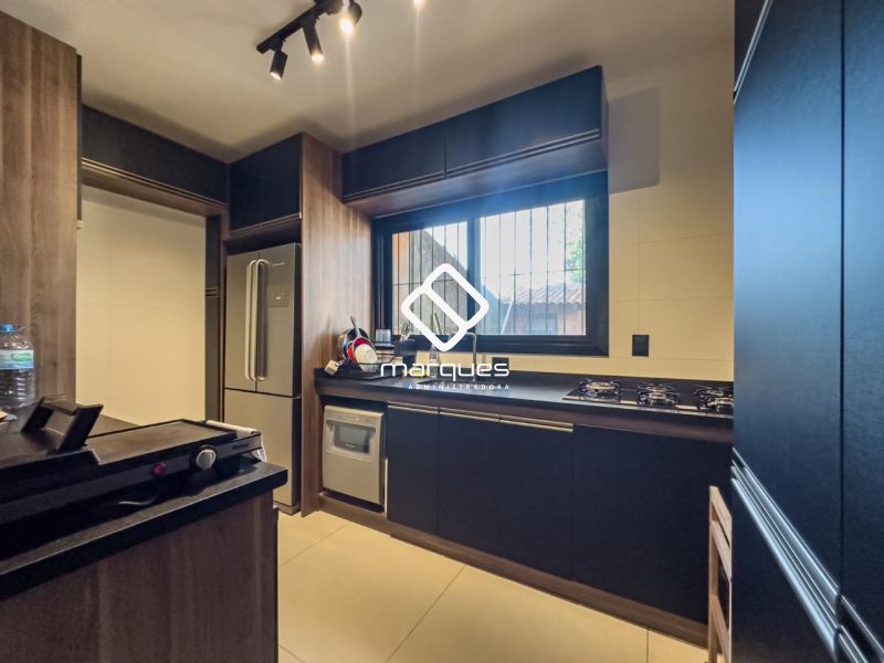 Casa com 2 quartos, 2 banheiros e 160m² à venda no bairro Laranjal, Pelotas