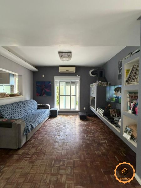 Casa com 3 quartos, 4 banheiros e 282m² à venda no bairro Areal, Pelotas