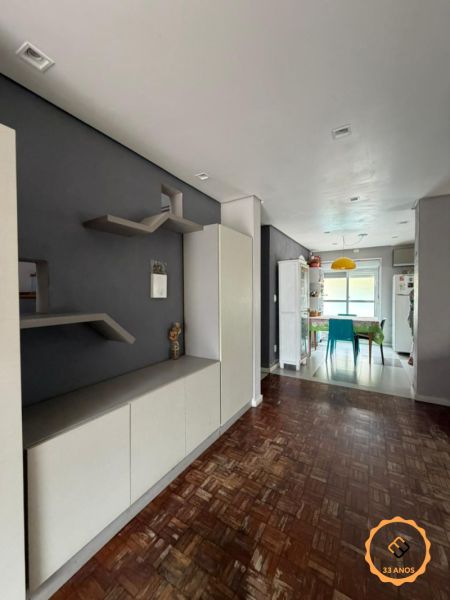 Casa com 3 quartos, 4 banheiros e 282m² à venda no bairro Areal, Pelotas